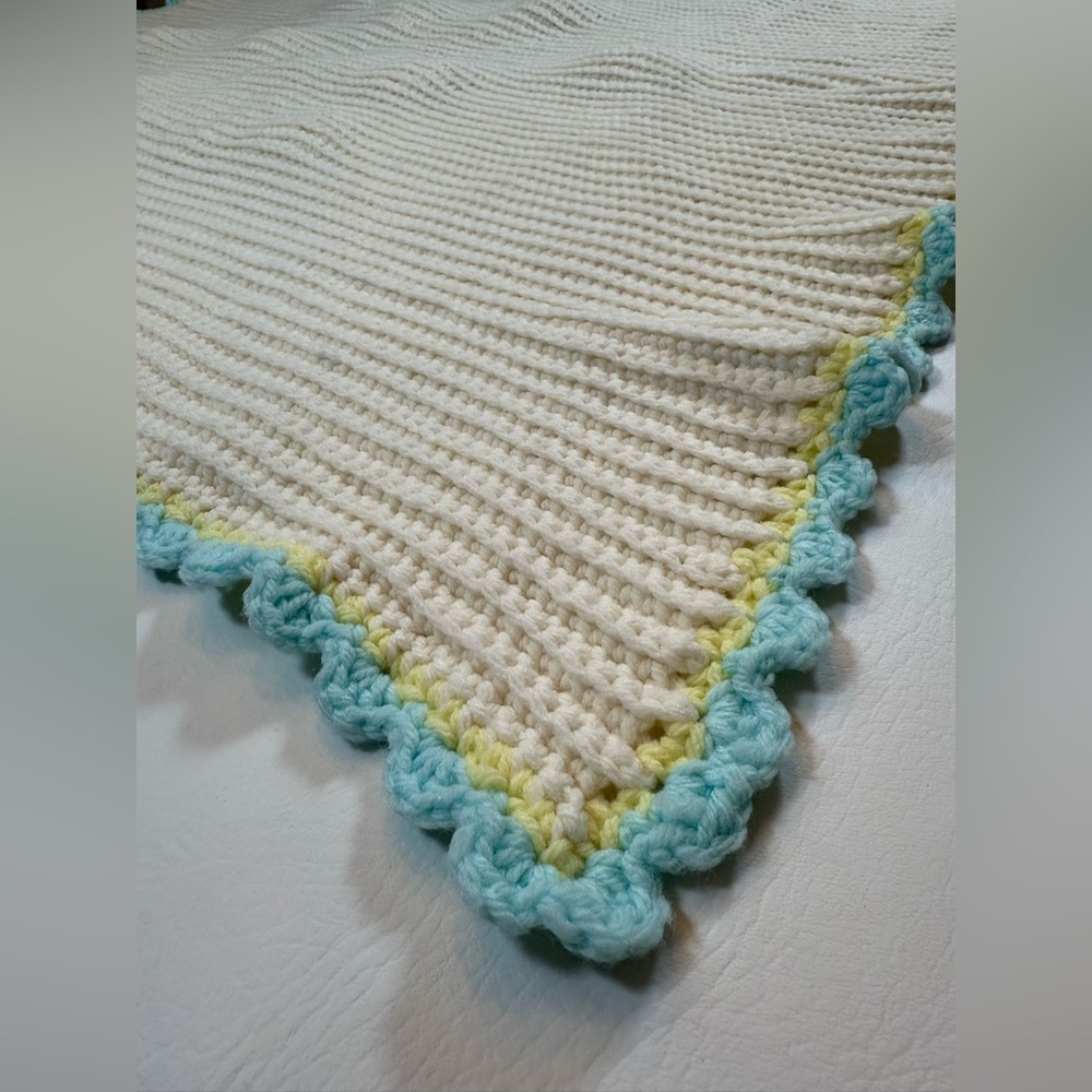 Handmade 80’s baby blanket / tapestry raised crochet flowers blue yellow white - Picture 2 of 10